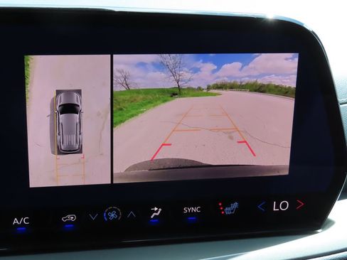 New 2026 Chevrolet Traverse LT AWD/4WD image 8