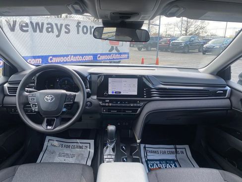 Used 2025 Toyota Camry LE image 17