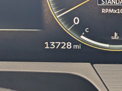 Used 2025 INFINITI QX80 Sensory image 29