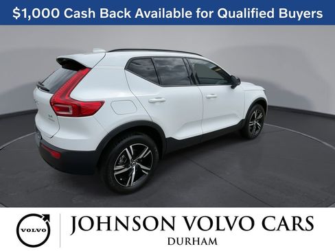 New 2026 Volvo XC40 B4 Core w/ Climate Package FWD image 8