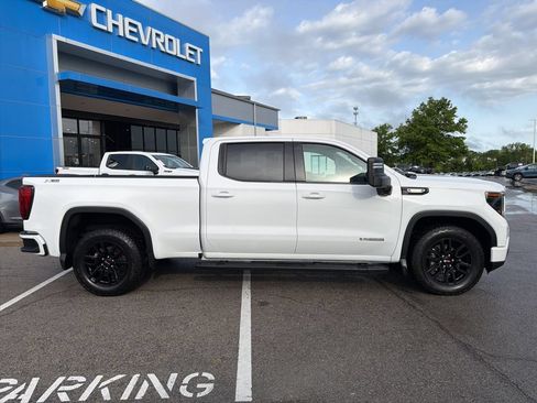 Used 2024 GMC Sierra 1500 Elevation w/ X31 Off-Road Package AWD/4WD image 2