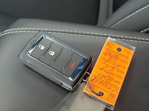 New 2025 Jeep Grand Cherokee L Laredo image 38