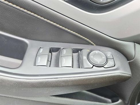 Used 2021 Chevrolet Traverse LT image 35