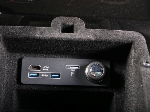 Used 2017 Land Rover Range Rover HSE image 54