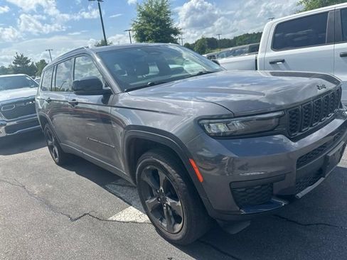 Used 2023 Jeep Grand Cherokee L Altitude AWD/4WD image 4