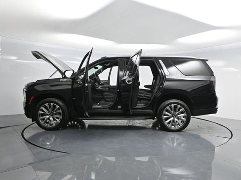 Used 2025 Chevrolet Tahoe High Country image 36