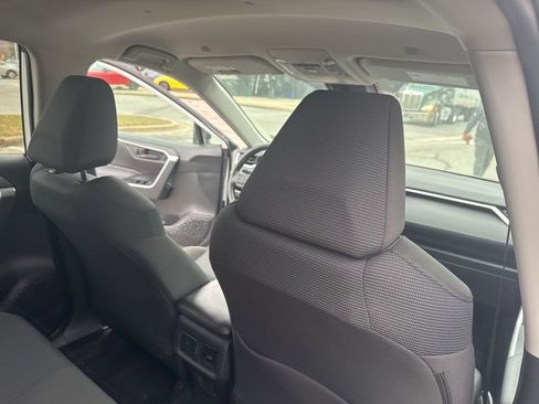 Used 2025 Toyota RAV4 LE image 31