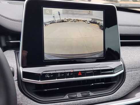 New 2026 Jeep Compass Latitude image 17