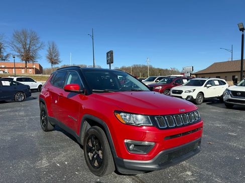 Used 2018 Jeep Compass Latitude w/ Popular Equipment Group image 8