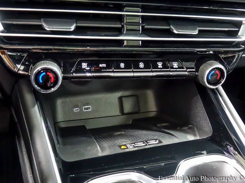 New 2026 Chevrolet Traverse High Country w/ LPO, Floor Liner Package image 19