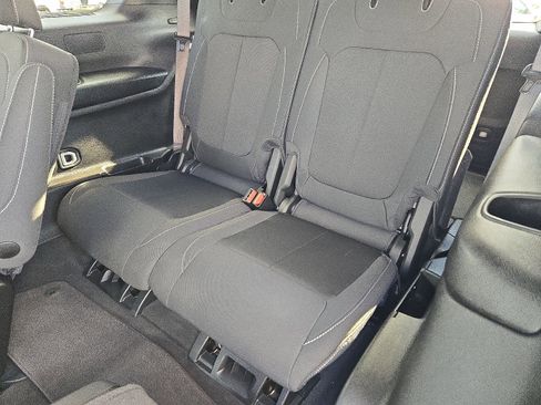 Used 2024 Jeep Grand Cherokee L Laredo image 11