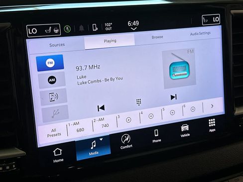 Used 2024 Chrysler Pacifica Touring-L FWD image 20