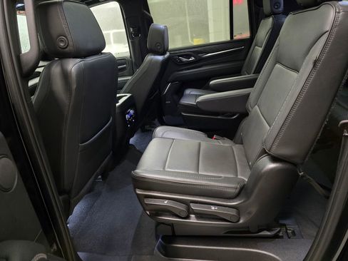 Used 2024 GMC Yukon XL Denali image 34