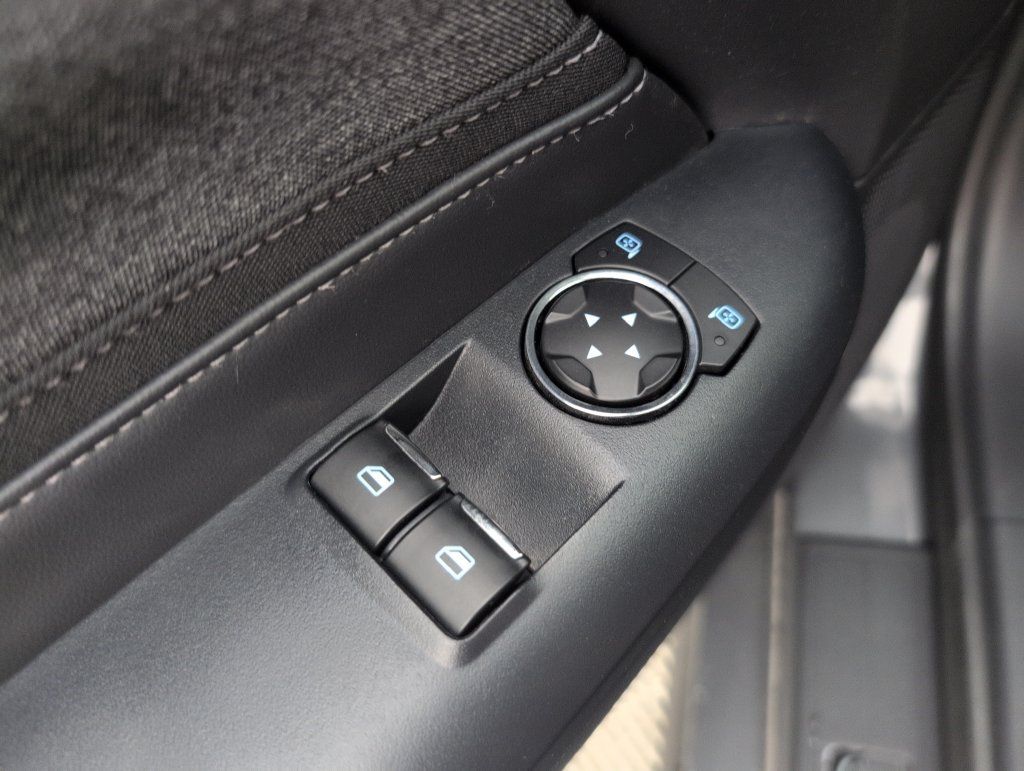 Used 2025 Ford Mustang Coupe RWD image 23