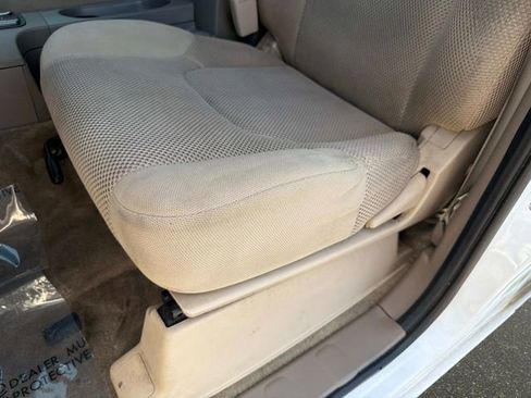 Used 2012 Nissan Frontier SV image 19