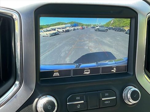 Used 2021 GMC Sierra 1500 SLT w/ SLT Premium Plus Package AWD/4WD image 13