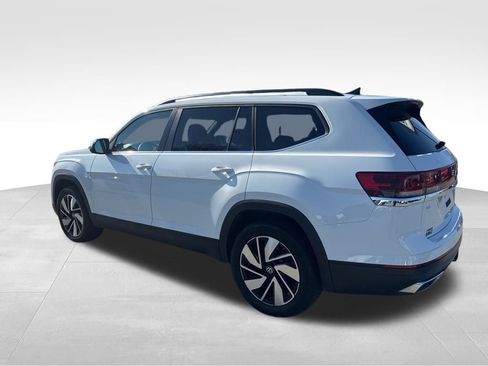 Used 2025 Volkswagen Atlas SE image 3