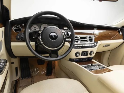 Used 2010 Rolls-Royce Ghost RWD image 6