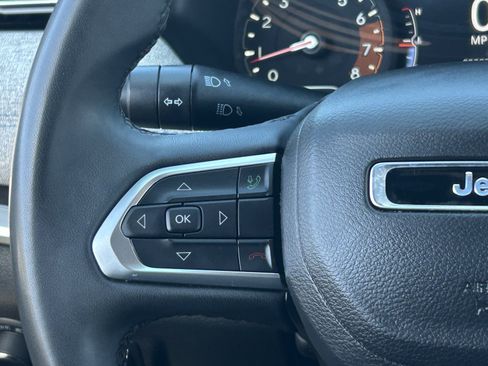 Used 2024 Jeep Compass Latitude AWD/4WD image 23