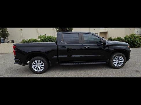 Used 2023 Chevrolet Silverado 1500 Custom RWD image 9