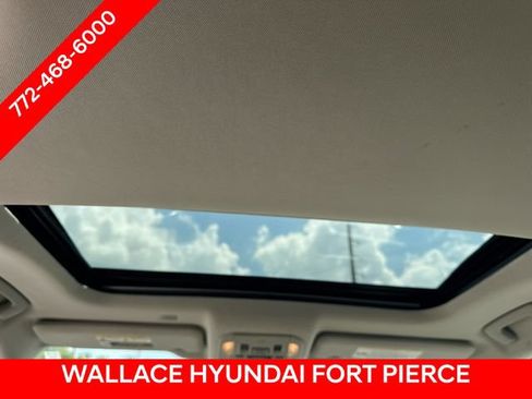Used 2020 Toyota Highlander XLE FWD image 18