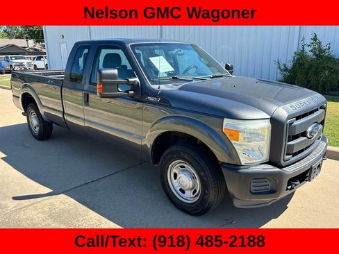 Used 2015 Ford F250 XL w/ Power Equipment Group RWD image 3