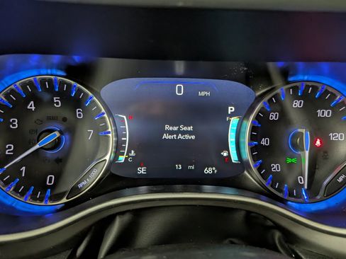New 2027 Chrysler Pacifica Select AWD/4WD image 21