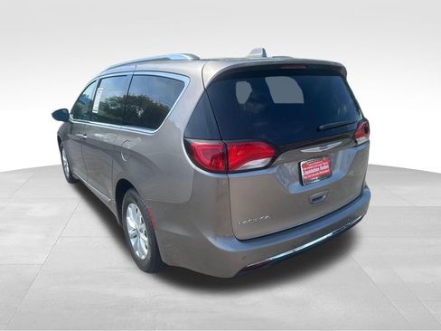 Used 2018 Chrysler Pacifica Touring-L w/ Premium Audio Group image 17