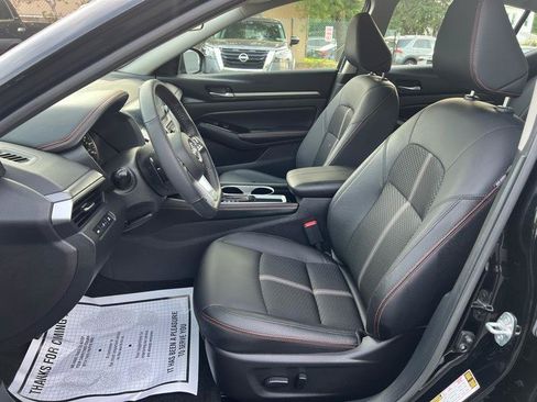 Used 2024 Nissan Altima 2.5 SR FWD image 7