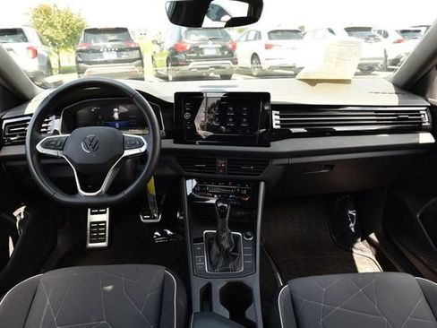 Certified 2025 Volkswagen Jetta Sport FWD image 7