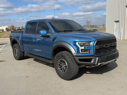 Used 2019 Ford F150 Raptor w/ Equipment Group 802A Luxury image 2