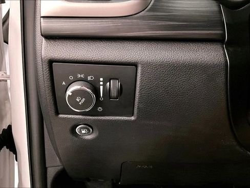Used 2020 Jeep Grand Cherokee Altitude AWD/4WD image 37