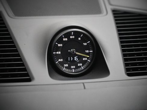 Used 2022 Porsche Cayenne Turbo S image 22