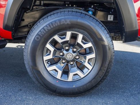 Certified 2022 Toyota Tacoma TRD Off-Road w/ Technology Package image 11