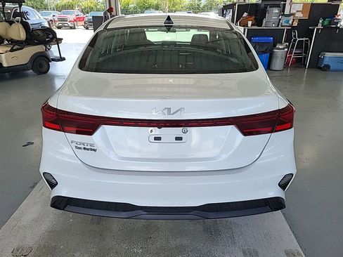 Used 2023 Kia Forte LXS w/ LXS Technology Package image 3