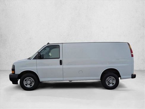 Used 2018 Chevrolet Express 2500 w/ Driver Convenience Package image 9