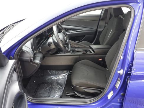 Used 2025 Hyundai Elantra Sport FWD image 6