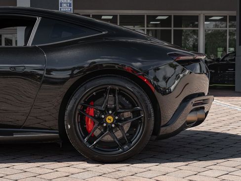 Used 2023 Ferrari Roma image 11
