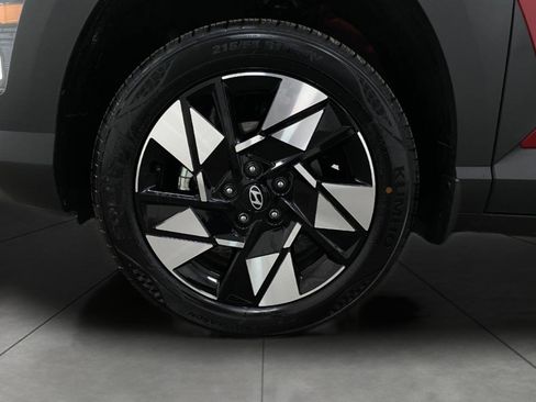 Used 2025 Hyundai Kona SEL image 11