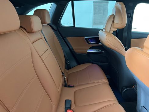 Certified 2025 Mercedes-Benz GLC 300 4MATIC image 15