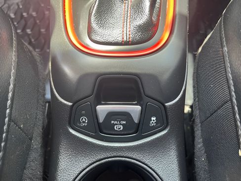 Used 2020 Jeep Compass Trailhawk AWD/4WD image 31