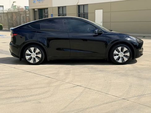 Used 2021 Tesla Model Y Long Range image 4