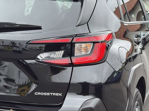 Used 2025 Subaru Crosstrek 2.5i Premium AWD/4WD image 7