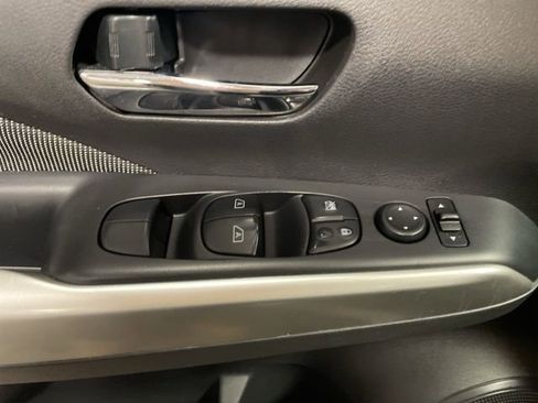 Used 2019 Nissan Kicks SV image 13