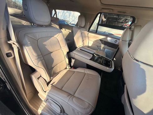 Used 2018 Lincoln Navigator L Reserve w/ Technology Package image 25
