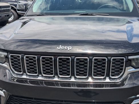 Used 2023 Jeep Grand Cherokee 4WD 4xe image 13