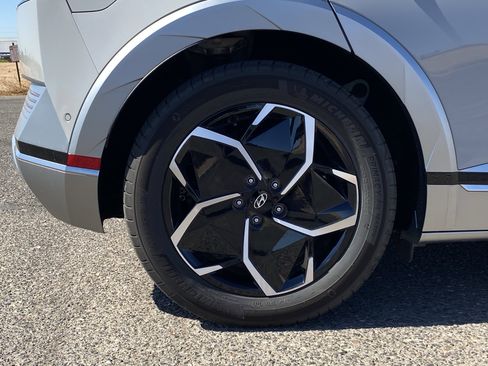 Certified 2023 Hyundai Ioniq 5 Limited RWD image 9