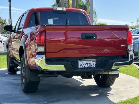 Used 2018 Toyota Tacoma TRD Off-Road image 5