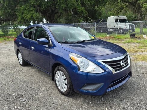 Used 2019 Nissan Versa SV FWD image 3