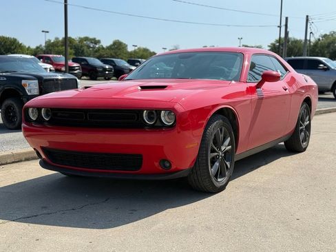 Used 2021 Dodge Challenger SXT w/ Driver Convenience Group AWD/4WD image 2